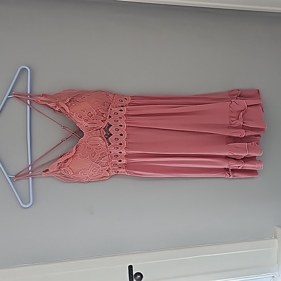 Pink Lily Dress - Picture 4 of 4